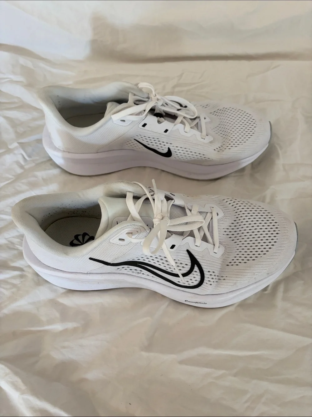 Nike White and Black Mesh Running Sneakers
